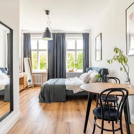 Rozbrat With Park View Apartment