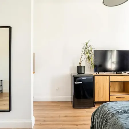 Rozbrat With Park View